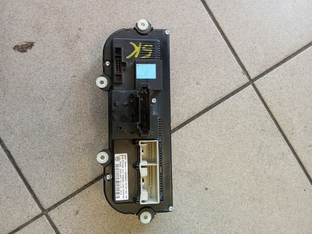 bontott VW PASSAT B6 Fűtéskapcsoló (digit klímás)