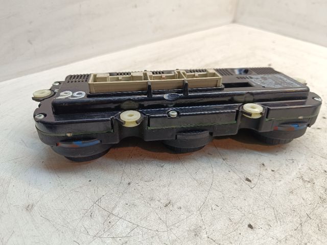 bontott VW PASSAT B6 Fűtéskapcsoló (digit klímás)