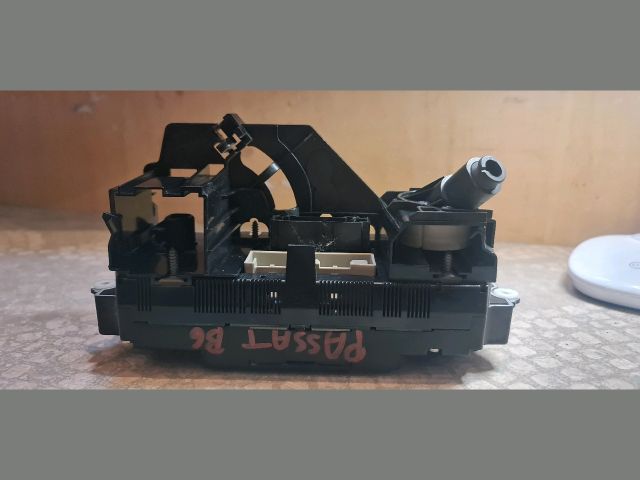 bontott VW PASSAT B6 Fűtéskapcsoló (manuális klímás)