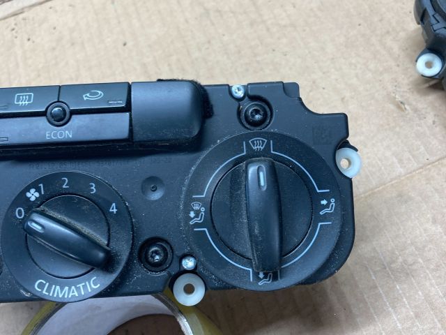 bontott VW PASSAT B6 Fűtéskapcsoló (manuális klímás)