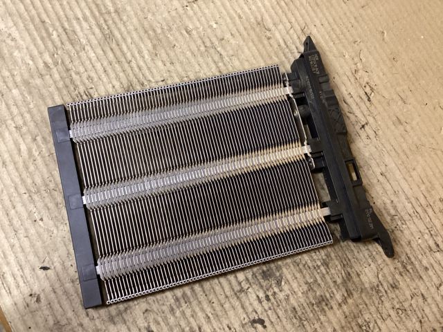 bontott VW PASSAT B6 Fűtőradiátor (Elektromos)