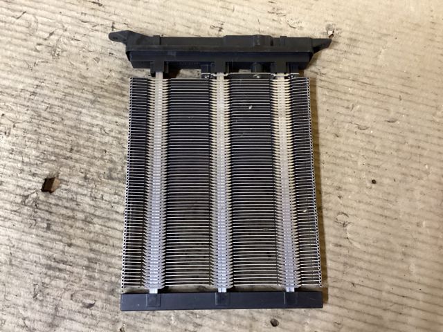 bontott VW PASSAT B6 Fűtőradiátor (Elektromos)
