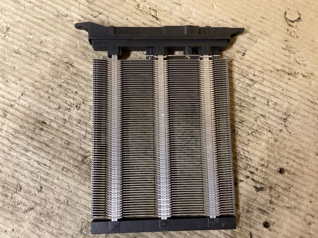 bontott VW PASSAT B6 Fűtőradiátor (Elektromos)