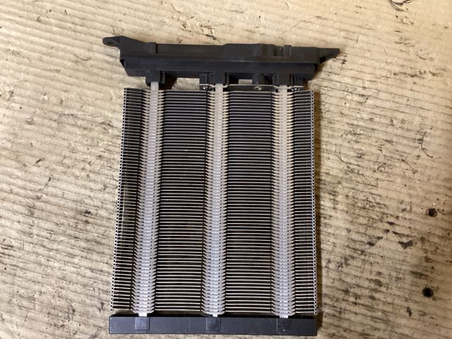 bontott VW PASSAT B6 Fűtőradiátor (Elektromos)