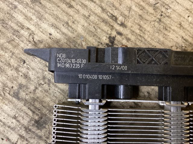 bontott VW PASSAT B6 Fűtőradiátor (Elektromos)