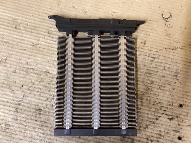 bontott VW PASSAT B6 Fűtőradiátor (Elektromos)