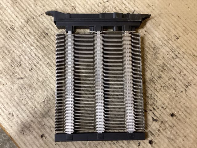 bontott VW PASSAT B6 Fűtőradiátor (Elektromos)