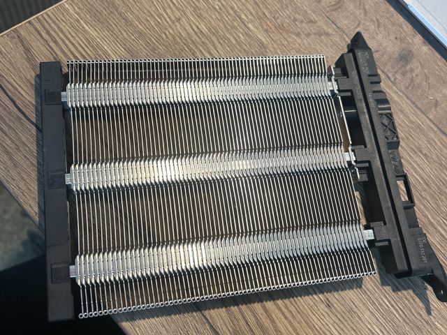 bontott VW PASSAT B6 Fűtőradiátor (Elektromos)