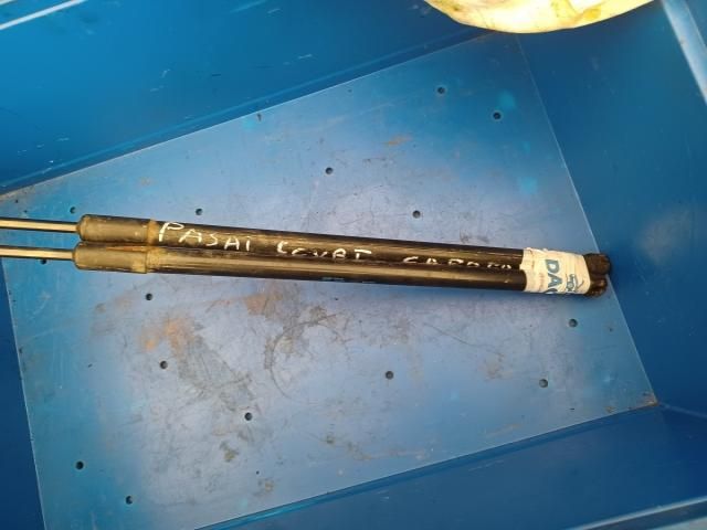 bontott VW PASSAT B6 Gázrugós Kitámasztó Teleszkóp Csomagtérajtó Jobb