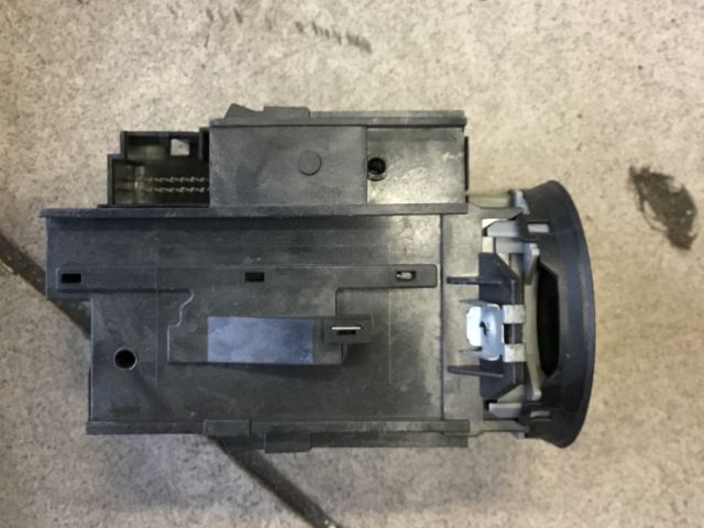 bontott VW PASSAT B6 Gyújtáskapcsoló