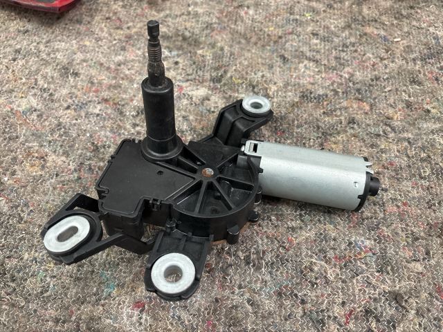 bontott VW PASSAT B6 Hátsó Ablaktörlő Motor