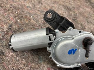 bontott VW PASSAT B6 Hátsó Ablaktörlő Motor