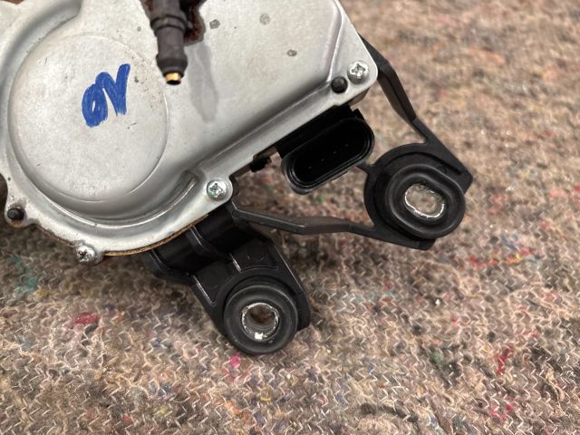 bontott VW PASSAT B6 Hátsó Ablaktörlő Motor