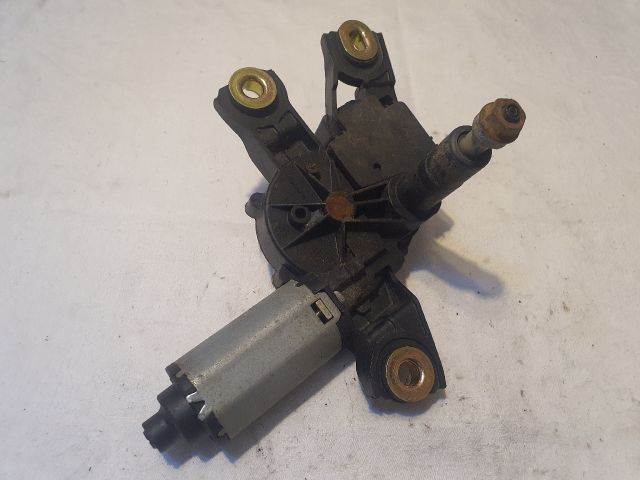 bontott VW PASSAT B6 Hátsó Ablaktörlő Motor
