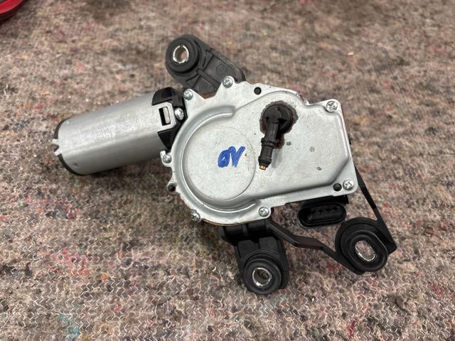 bontott VW PASSAT B6 Hátsó Ablaktörlő Motor