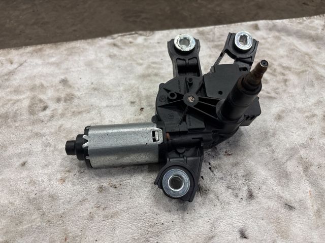bontott VW PASSAT B6 Hátsó Ablaktörlő Motor