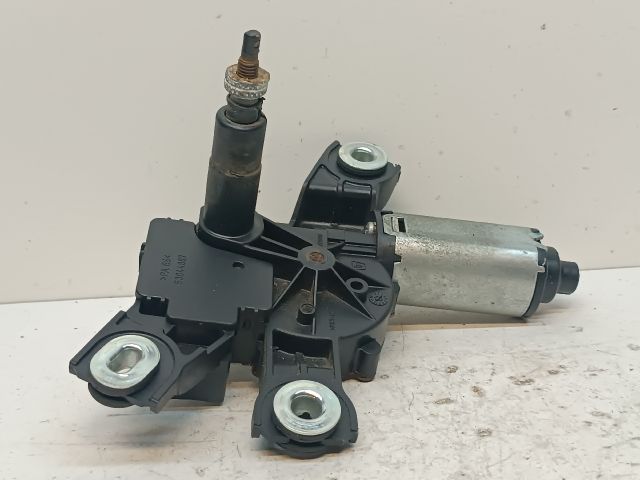 bontott VW PASSAT B6 Hátsó Ablaktörlő Motor