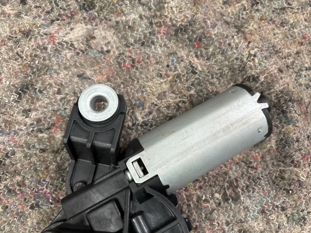 bontott VW PASSAT B6 Hátsó Ablaktörlő Motor