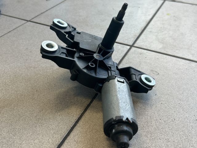 bontott VW PASSAT B6 Hátsó Ablaktörlő Motor