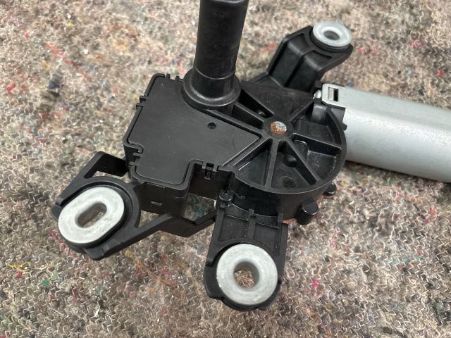 bontott VW PASSAT B6 Hátsó Ablaktörlő Motor