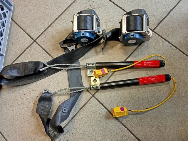 bontott VW PASSAT B6 Hátsó Biztonsági Öv Szett