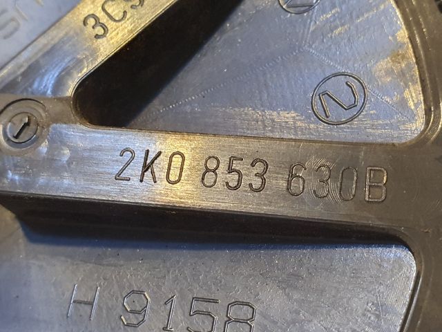 bontott VW PASSAT B6 Hátsó Embléma