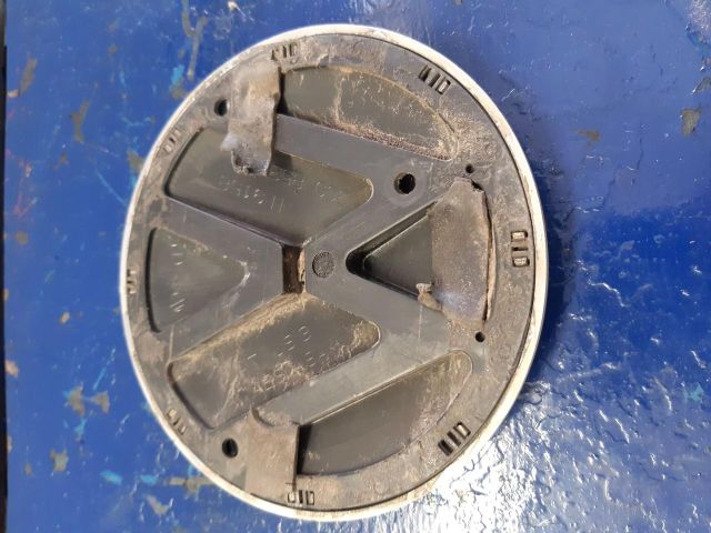 bontott VW PASSAT B6 Hátsó Embléma