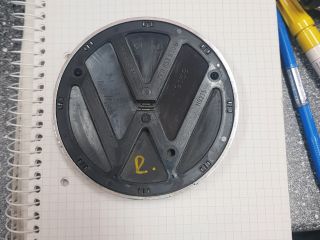 bontott VW PASSAT B6 Hátsó Embléma