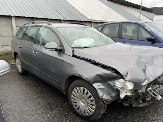 bontott VW PASSAT B6 Hátsó Embléma