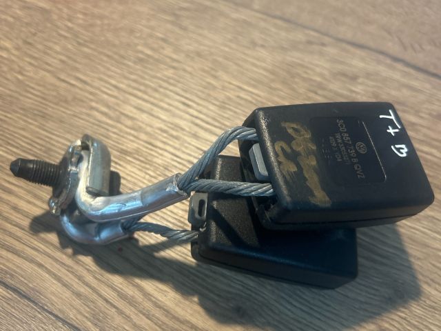 bontott VW PASSAT B6 Hátsó középső Biztonsági Öv Csat