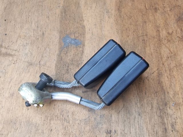 bontott VW PASSAT B6 Hátsó középső Biztonsági Öv Csat