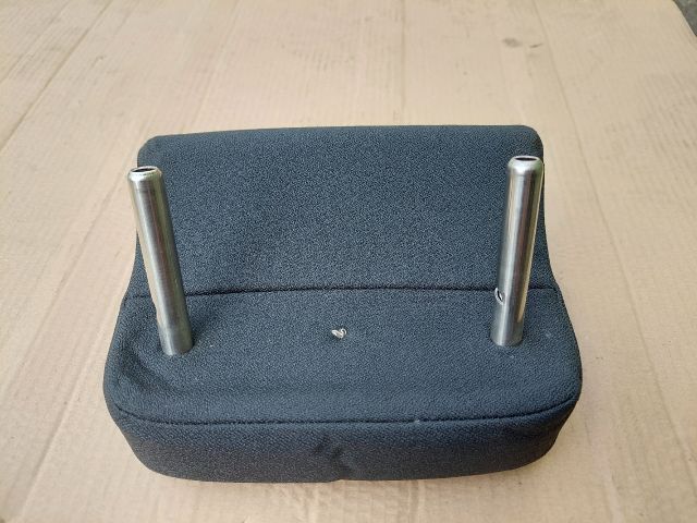 bontott VW PASSAT B6 Hátsó középső Fejtámla