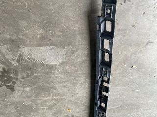 bontott VW PASSAT B6 Hátsó középső Lökhárító Tartó (Műanyag)