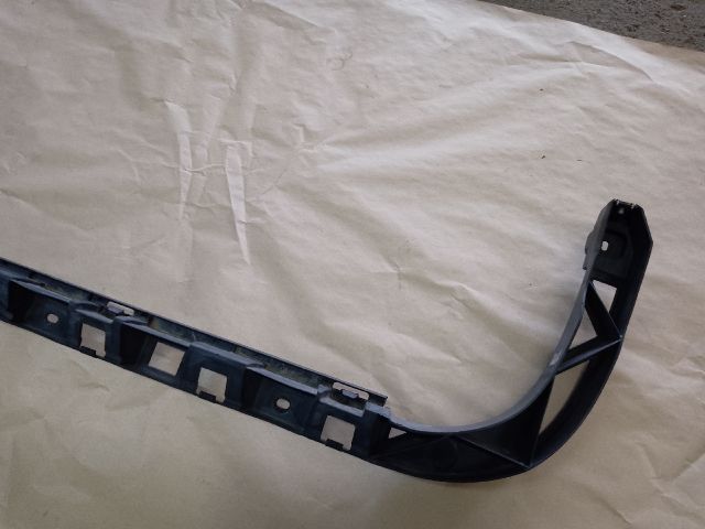 bontott VW PASSAT B6 Hátsó középső Lökhárító Tartó (Műanyag)