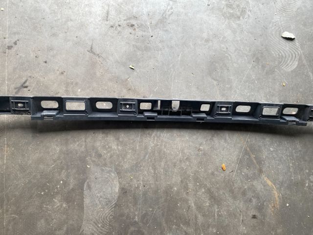 bontott VW PASSAT B6 Hátsó középső Lökhárító Tartó (Műanyag)