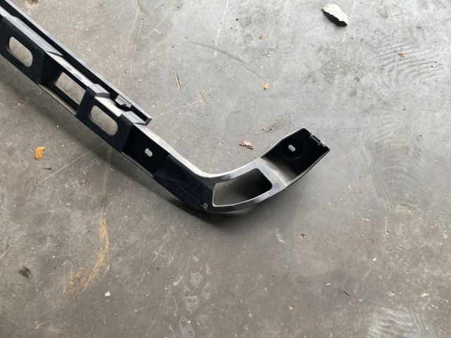 bontott VW PASSAT B6 Hátsó középső Lökhárító Tartó (Műanyag)