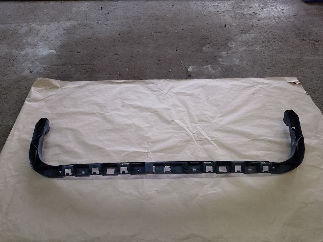 bontott VW PASSAT B6 Hátsó középső Lökhárító Tartó (Műanyag)