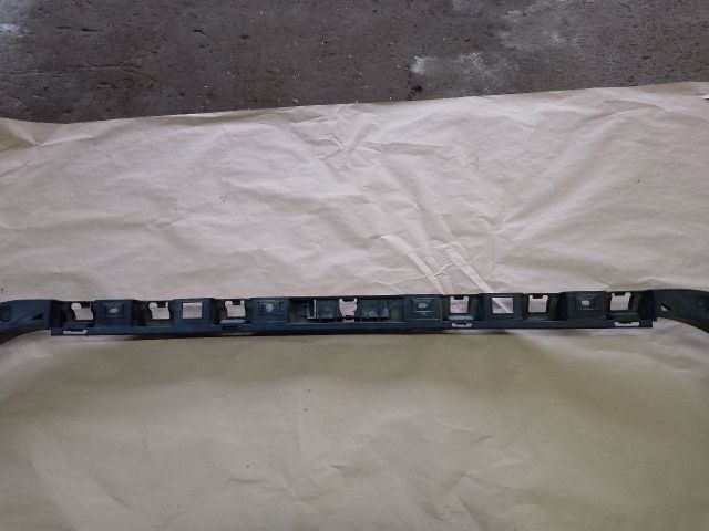 bontott VW PASSAT B6 Hátsó középső Lökhárító Tartó (Műanyag)