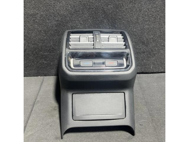 bontott VW PASSAT B6 Hátsó középső Szellőző