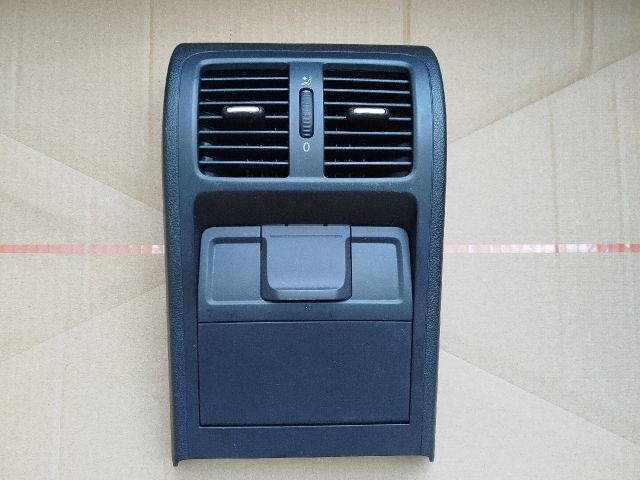 bontott VW PASSAT B6 Hátsó középső Szellőző