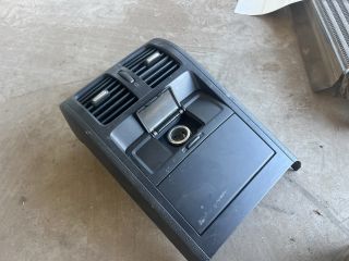 bontott VW PASSAT B6 Hátsó középső Szellőző