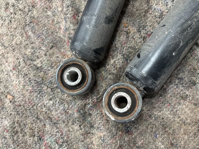 bontott VW PASSAT B6 Hátsó Lengéscsillapító Pár