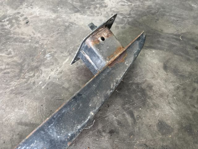 bontott VW PASSAT B6 Hátsó Lökhárító Merevítő (Fém)