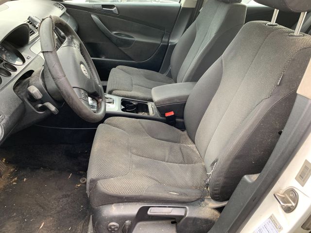 bontott VW PASSAT B6 Hátsó Lökhárító (Részeivel)