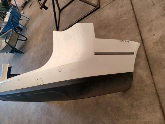 bontott VW PASSAT B6 Hátsó Lökhárító (Üresen)