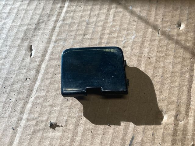 bontott VW PASSAT B6 Hátsó Vonószem Burkolat