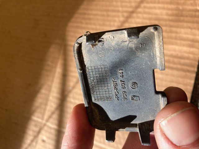 bontott VW PASSAT B6 Hátsó Vonószem Burkolat