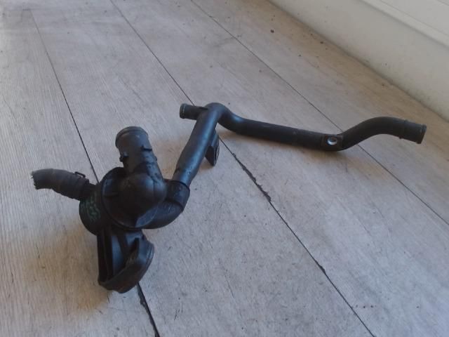 bontott VW PASSAT B6 Hűtővíz Elosztó Cső