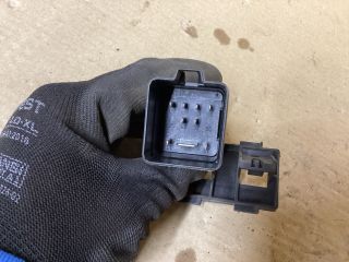 bontott VW PASSAT B6 Izzító Relé