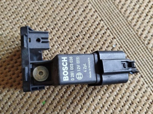 bontott VW PASSAT B6 Izzító Relé